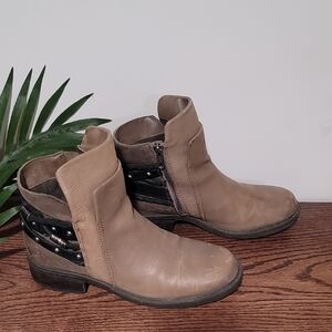 ❄️❄️❤️OTBT Tan Leather Ankle Boots with Chunky Heel and Zipper Sz8 Womens